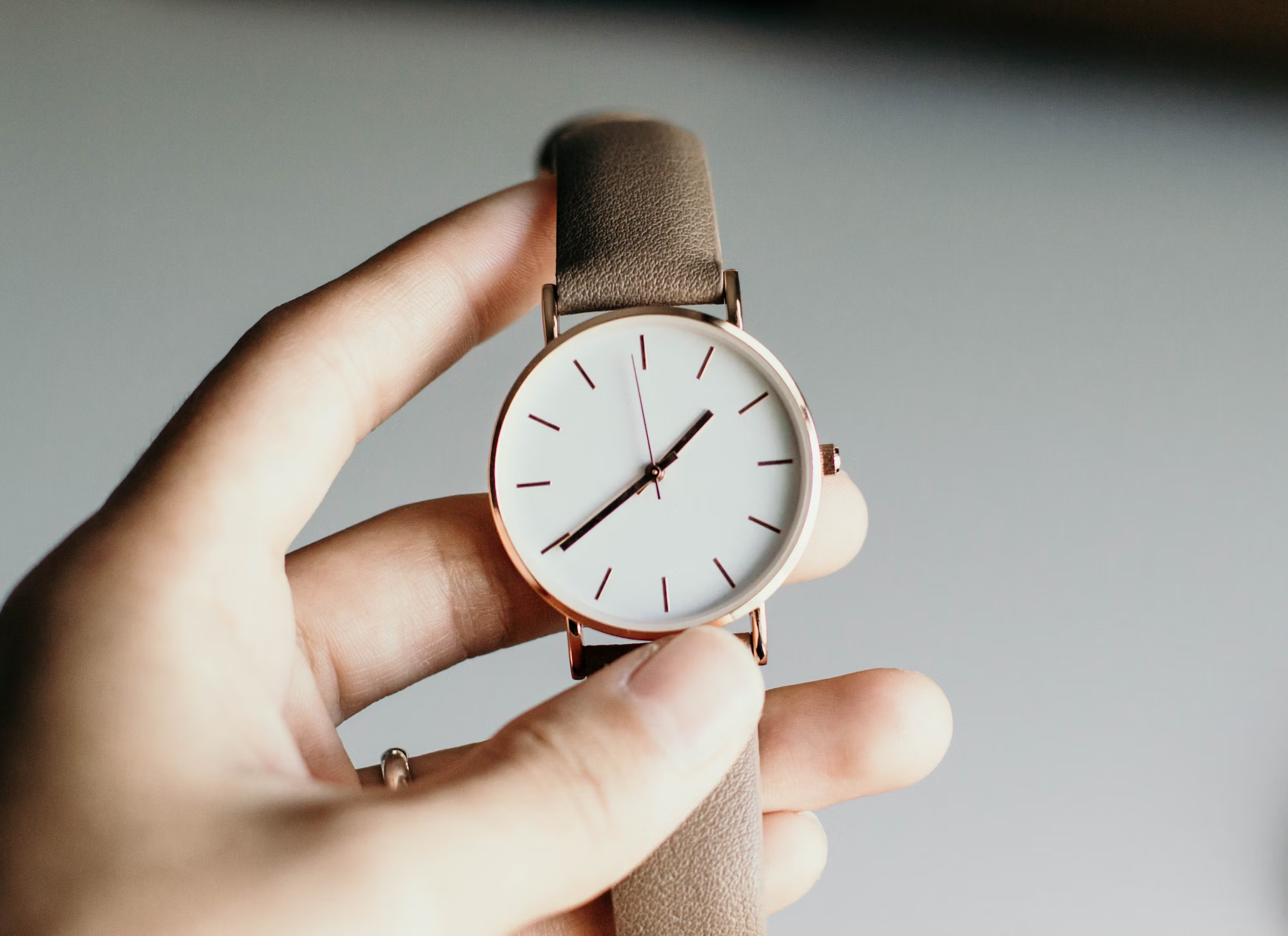 How Tight Should a Watch Be? - A Guide by Noto Strap Store
