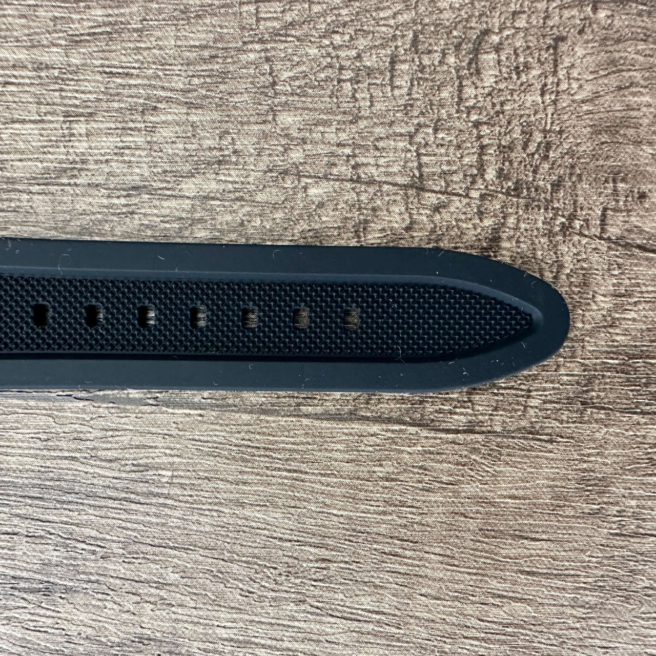 Black Silicone Rubber Dive Watch Strap - 18mm 20mm 22mm 24mm - Premium Design with Knurled Diamond Pattern Strap - Black Buckle