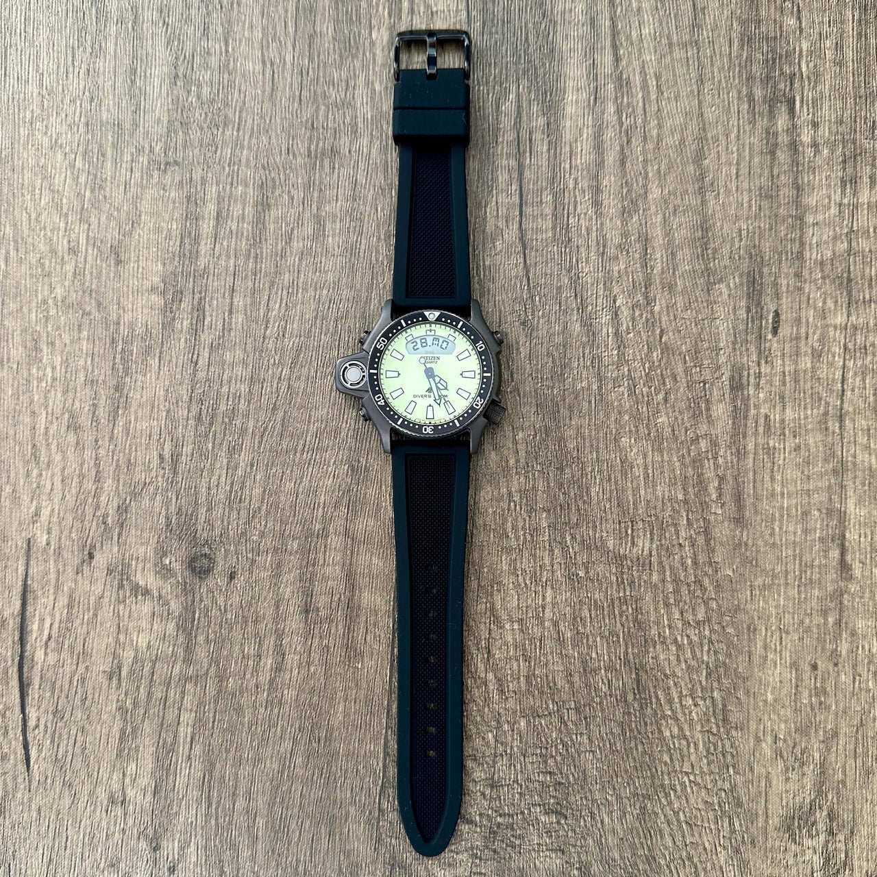 Black Silicone Rubber Dive Watch Strap - 18mm 20mm 22mm 24mm - Premium Design with Knurled Diamond Pattern Strap - Black Buckle