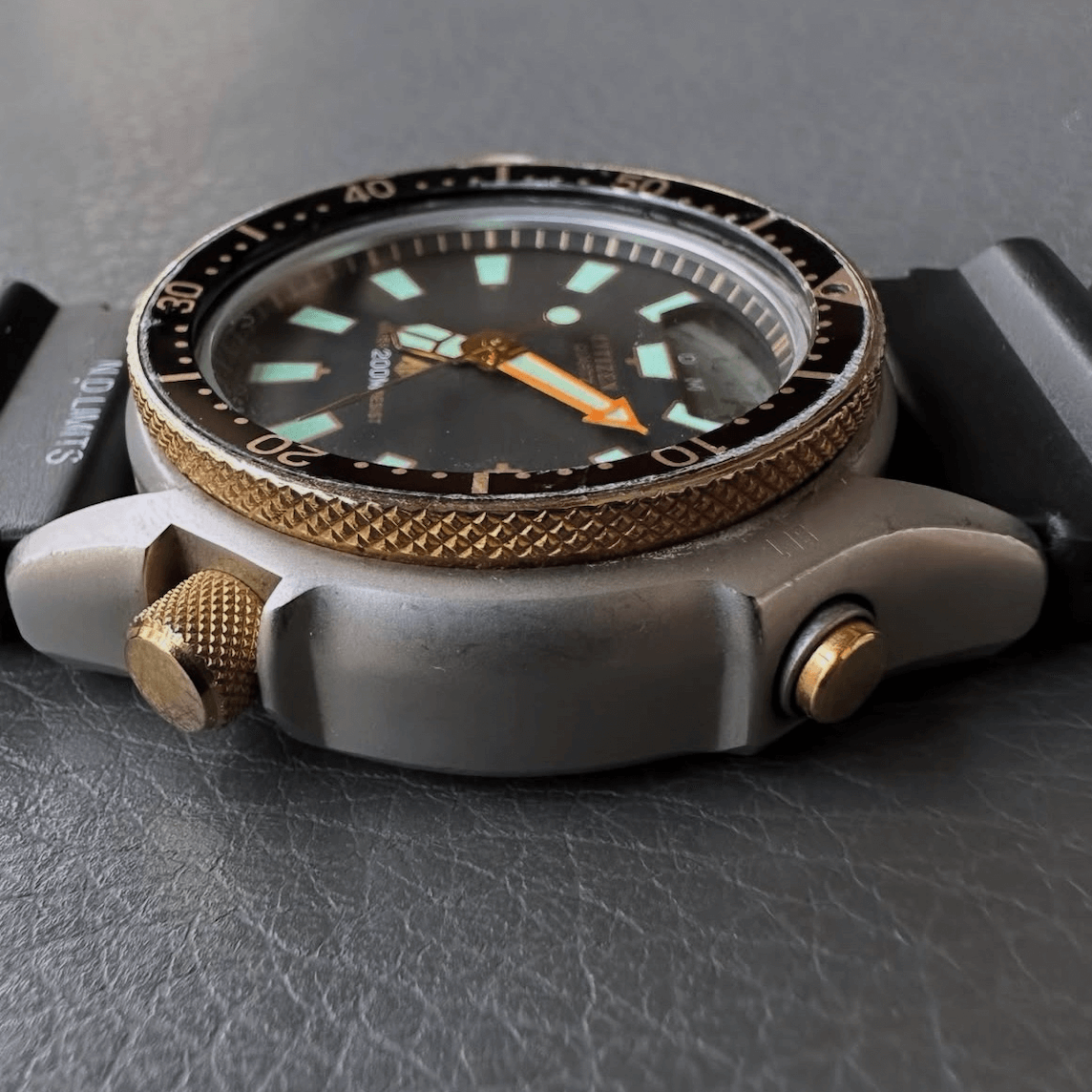 Citizen Promaster Aqualand 200M Vintage Dive Watch 2013- Box & Papers