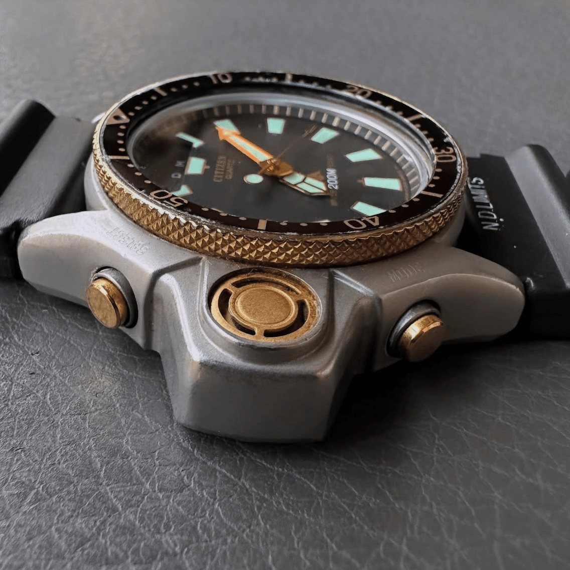 Citizen Promaster Aqualand 200M Vintage Dive Watch 2013- Box & Papers